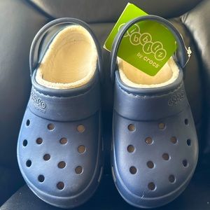 Unisex Black Sherpa Lined Crocs